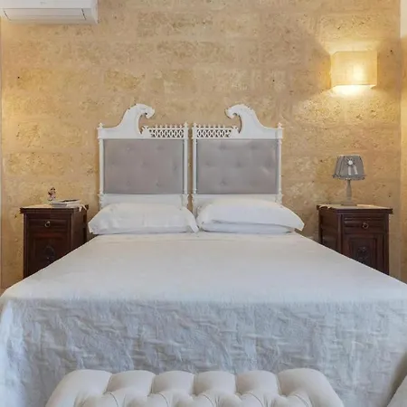 Le Lantane - Luxury Bed & Breakfast 3*